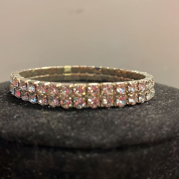 1990s-8” silver tone stackable stretch bracelet w/56 prong set Austrian crystals - Picture 2 of 8
